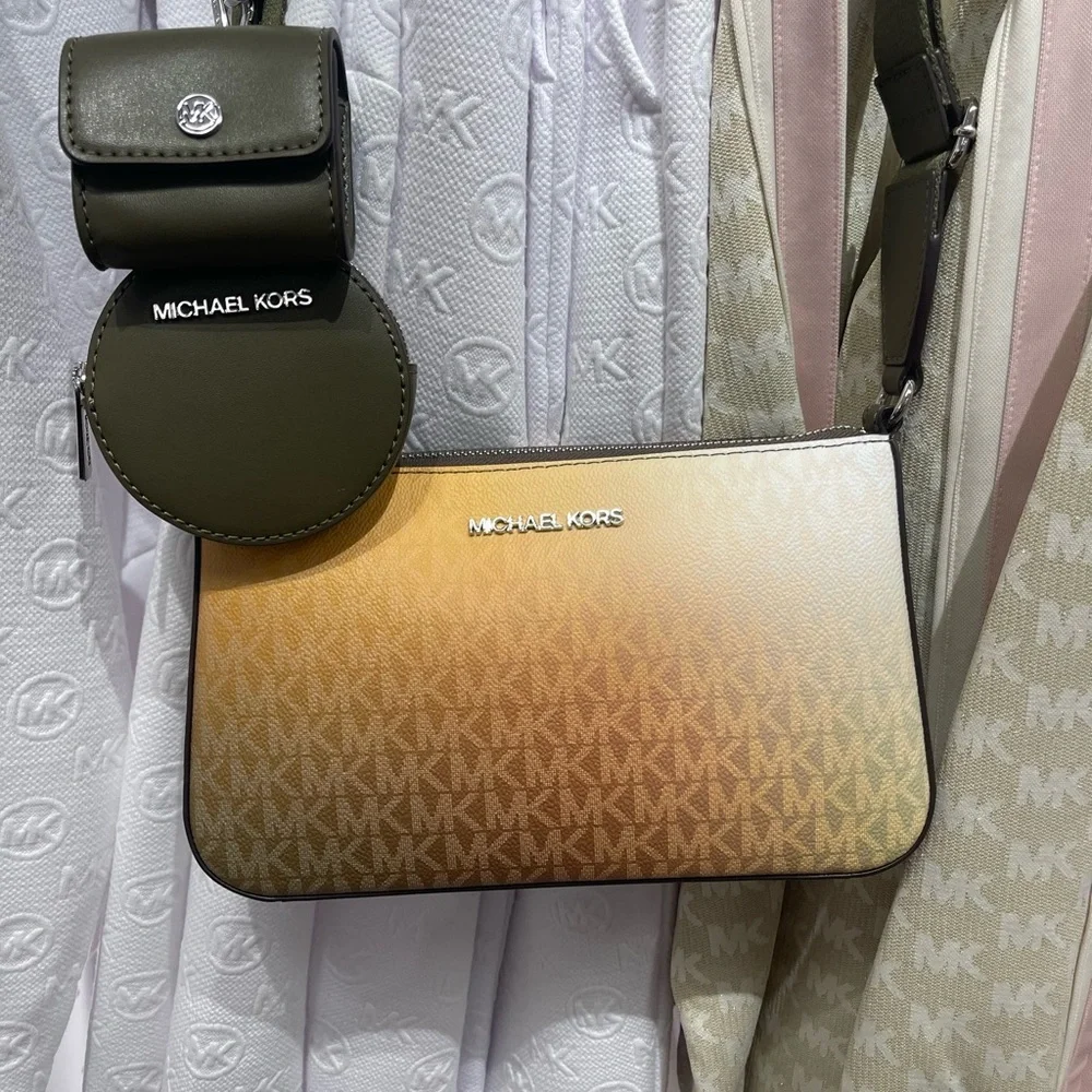 MICHAEL KORS Jet Set Sm Ombré Signature Logo Crossbody Case Apple Airpods Pro